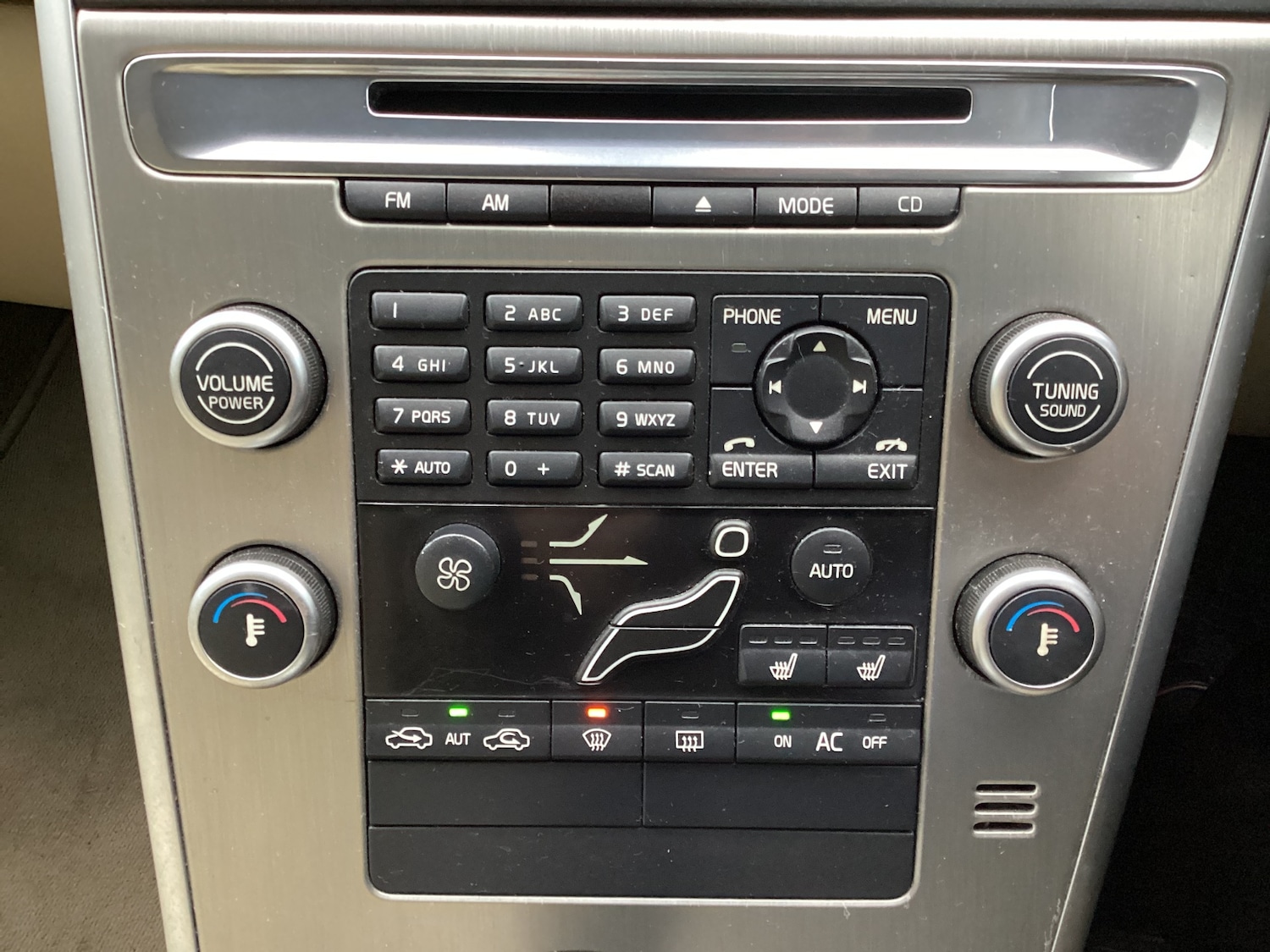 Used Volvo XC60 2009 for sale - 76762859: Photo 19