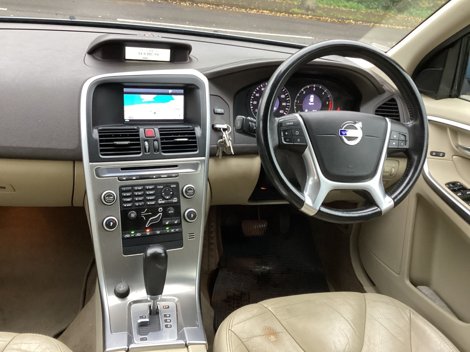 Used Volvo XC60 2009 for sale - 76762859: Photo 2