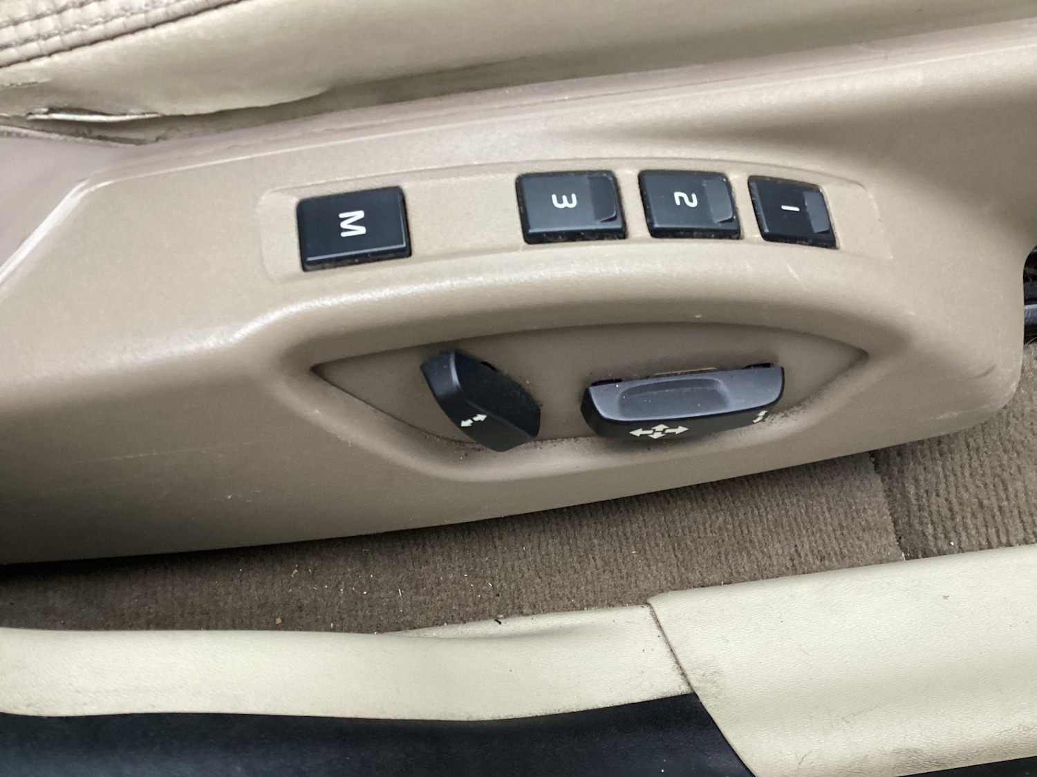 Used Volvo XC60 2009 for sale - 76762859: Photo 23