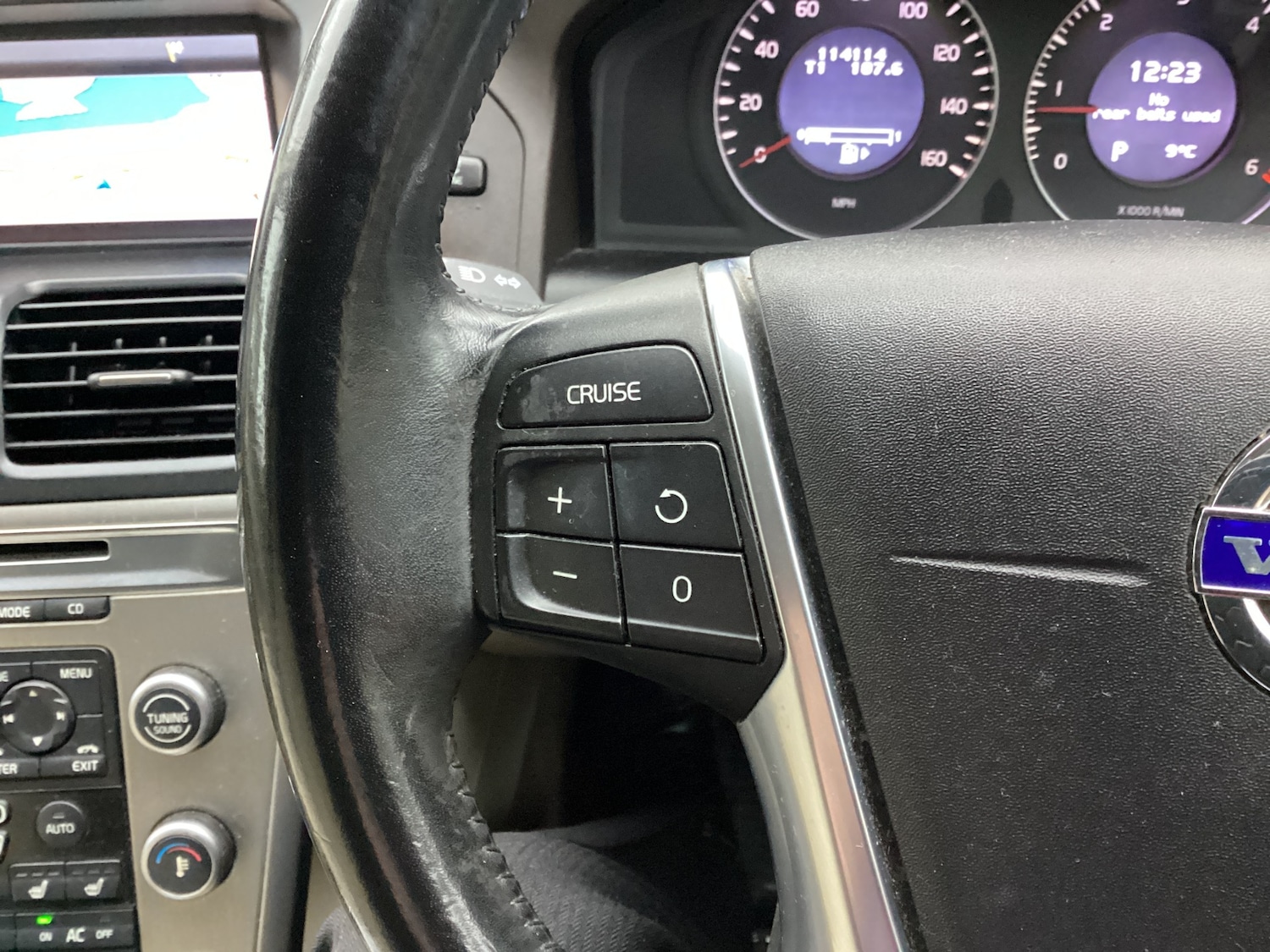 Used Volvo XC60 2009 for sale - 76762859: Photo 24