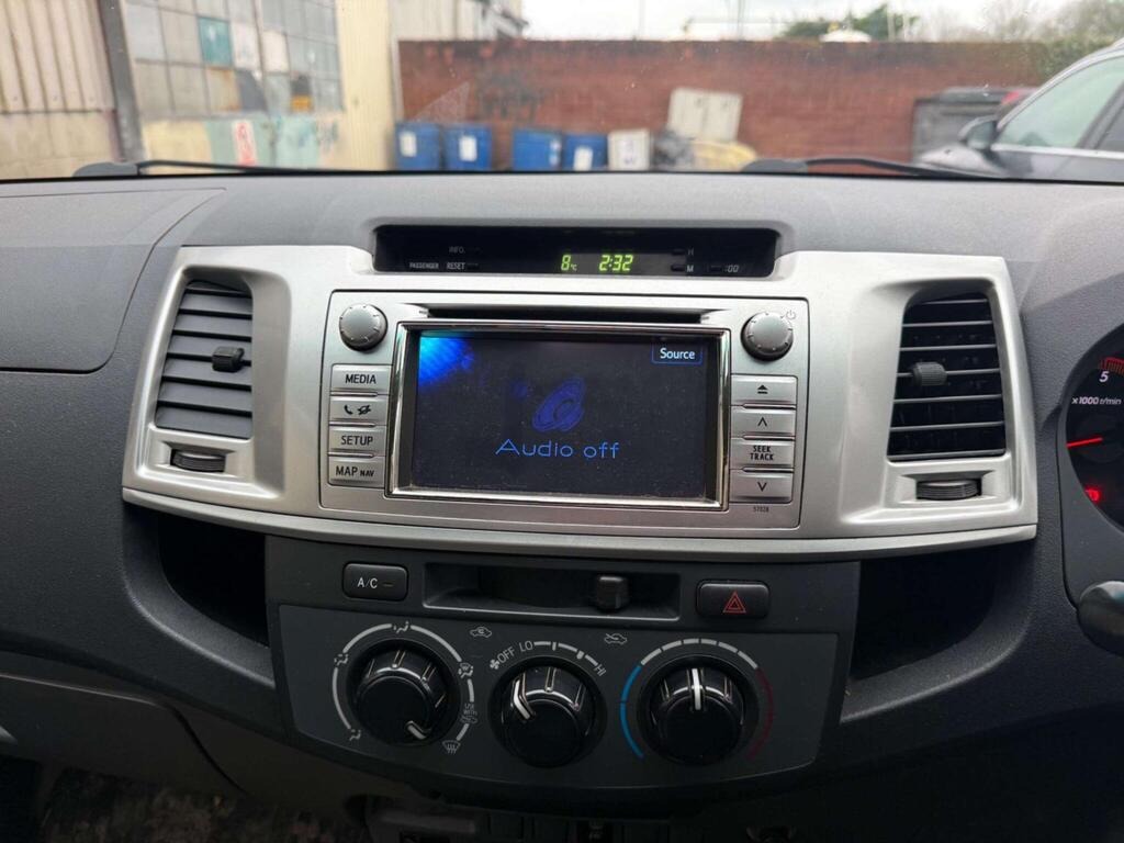 Used Toyota Hilux 2013 for sale - 77301400: Photo 11