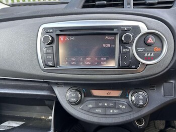 Used Toyota Yaris 2014 for sale - 79515248: Photo