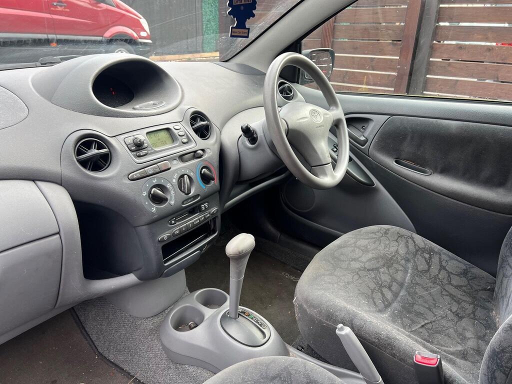 Used Toyota Yaris 2003 for sale - 76664658: Photo 2