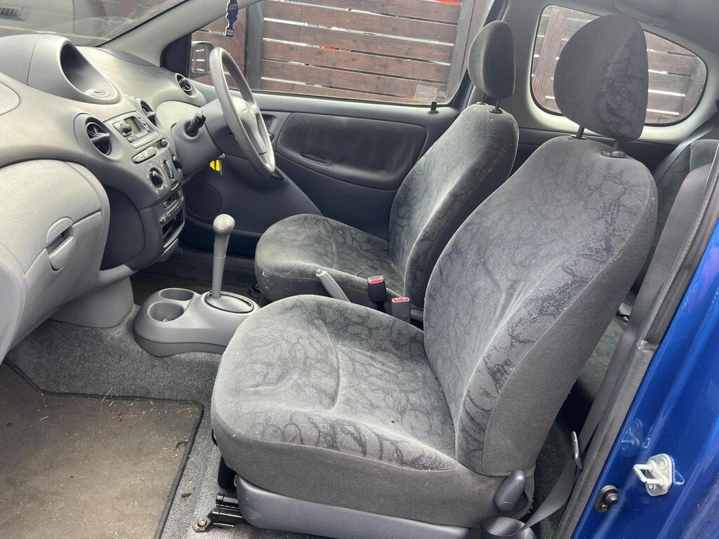 Used Toyota Yaris 2003 for sale - 76664658: Photo 8