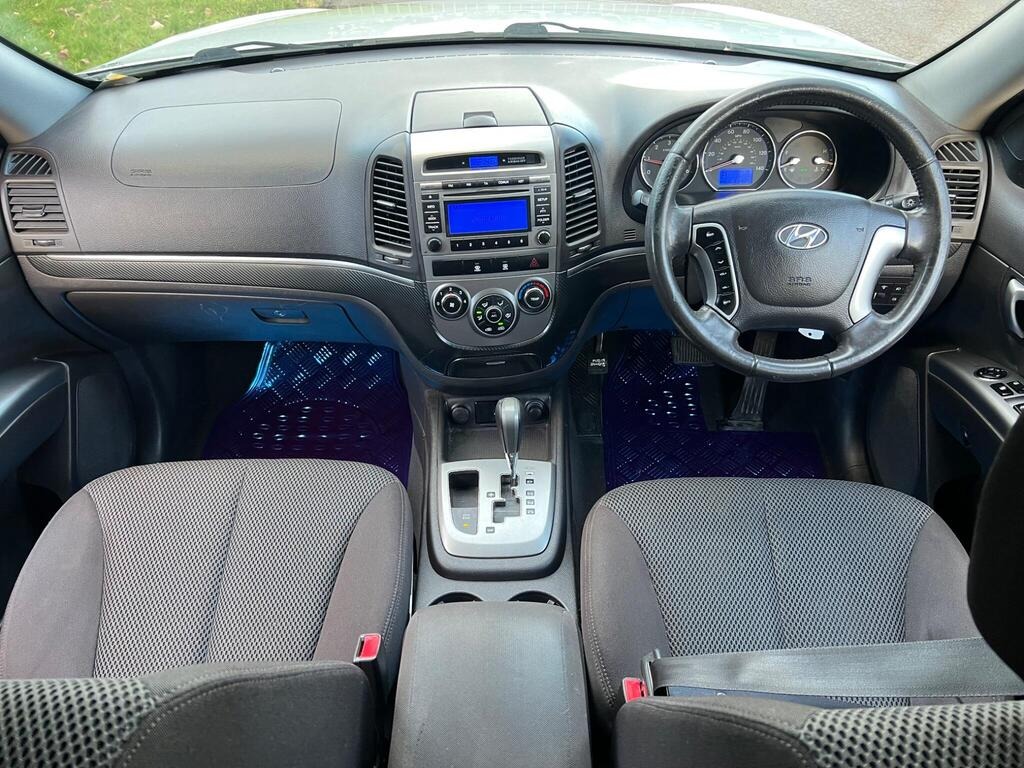 Used Hyundai Santa Fe 2011 for sale - 76878004: Photo 2