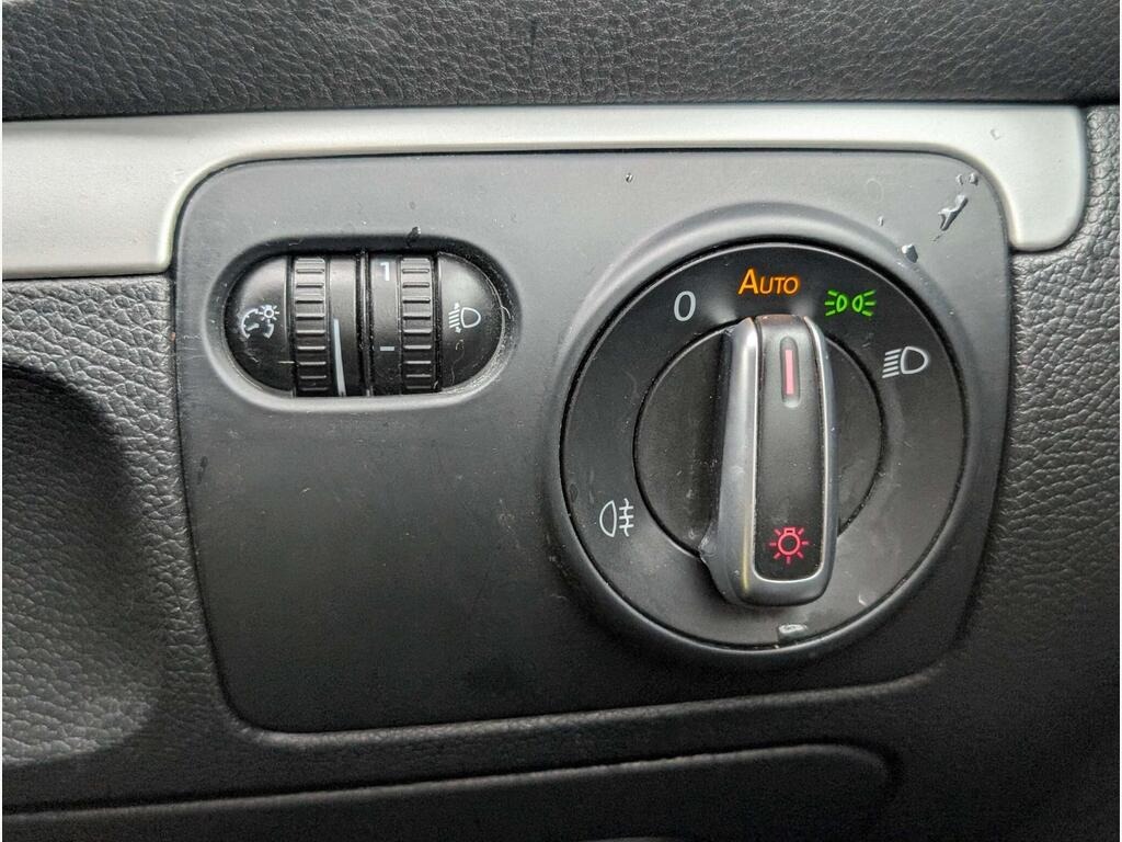 Used Volkswagen Scirocco 2010 for sale - 77053053: Photo 17