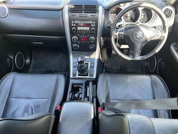 Used Suzuki Grand Vitara 2010 for sale - 79539330: Photo