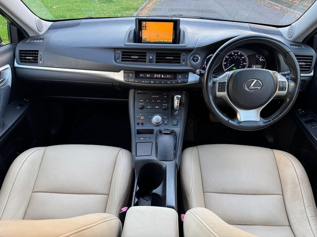 Used Lexus CT 2011 for sale - 76579769: Photo 2