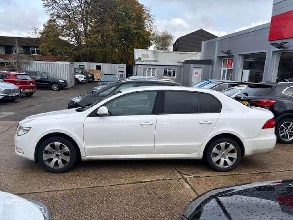 Used Skoda Superb 2012 for sale - 76582919: Photo 2