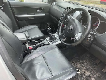 Used Suzuki Grand Vitara 2010 for sale - 77663517: Photo