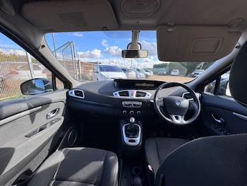 Used Renault Grand Scenic 2010 for sale - 75941810: Photo