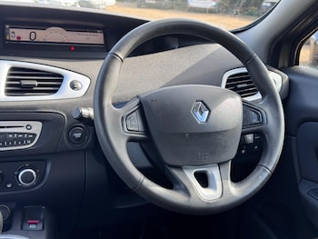 Used Renault Grand Scenic 2010 for sale - 75941810: Photo