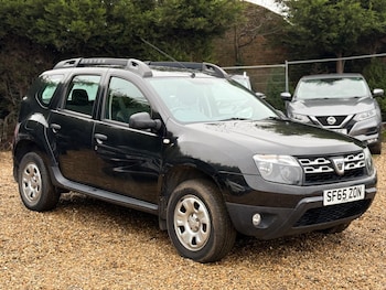 Used Dacia Duster 2016 for sale - 77400872: Photo