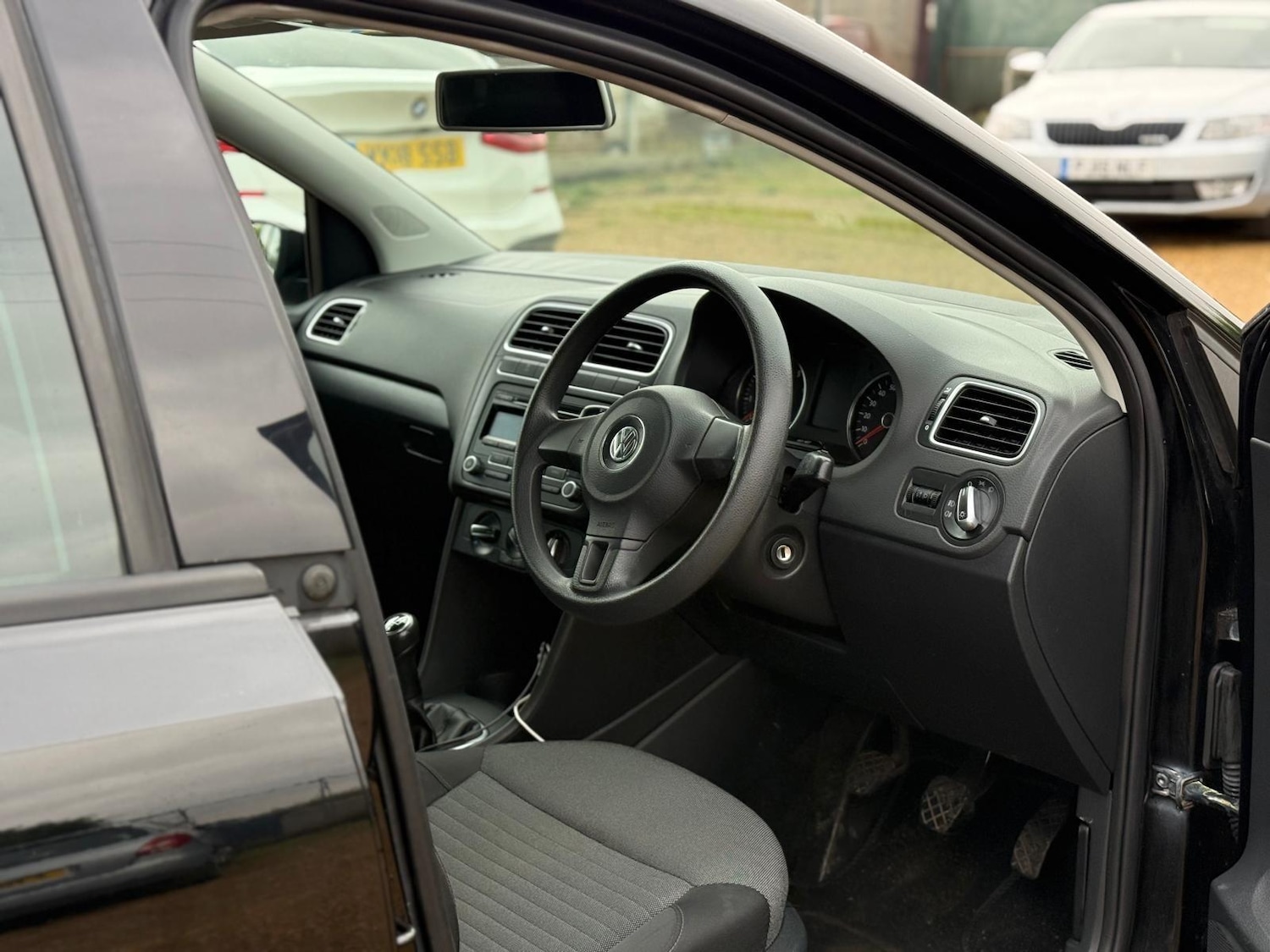 Used Volkswagen Polo 2010 for sale - 76759725: Photo 14