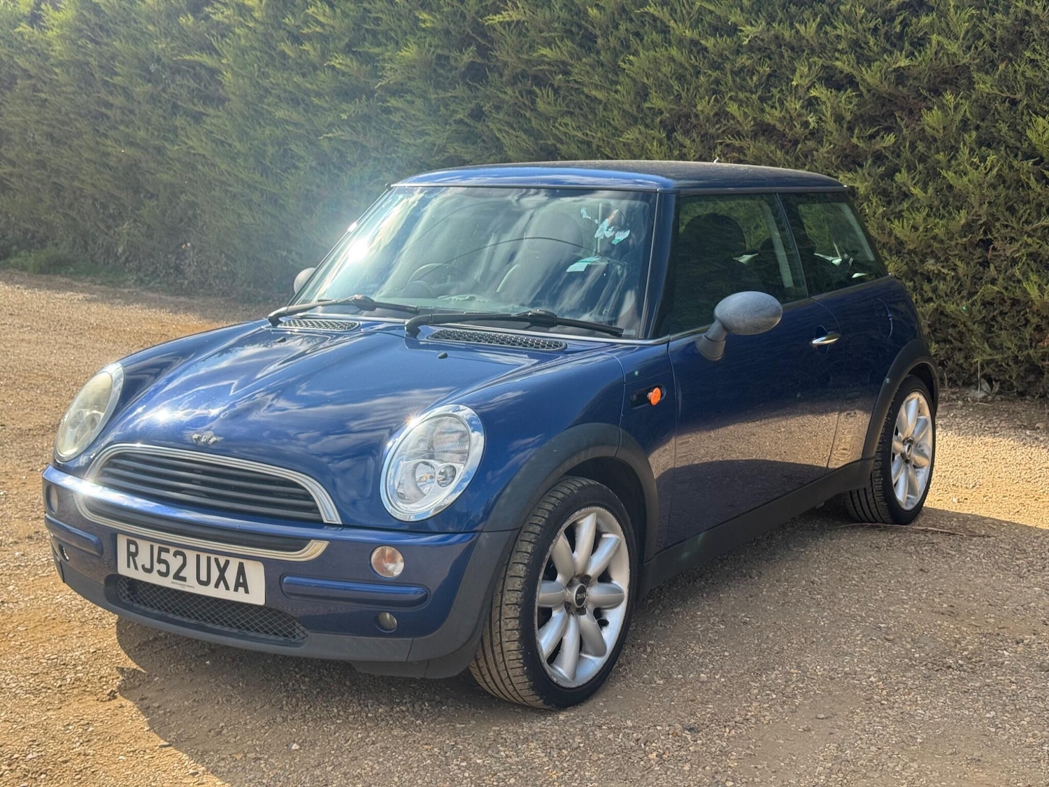 Used MINI Hatch 2002 for sale - 76349084: Photo 2