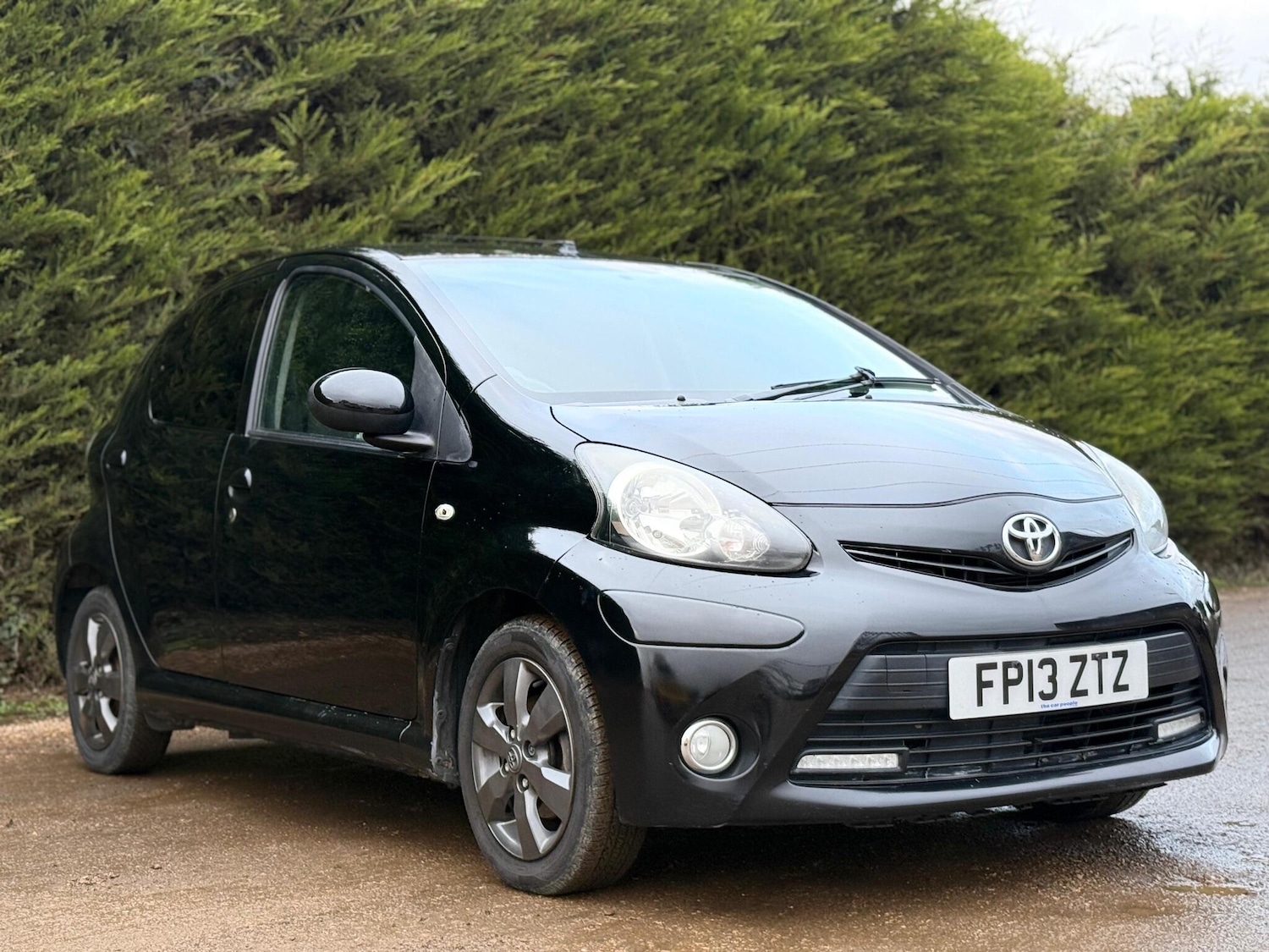 Used Toyota AYGO 2013 for sale - 76689584: Photo 2