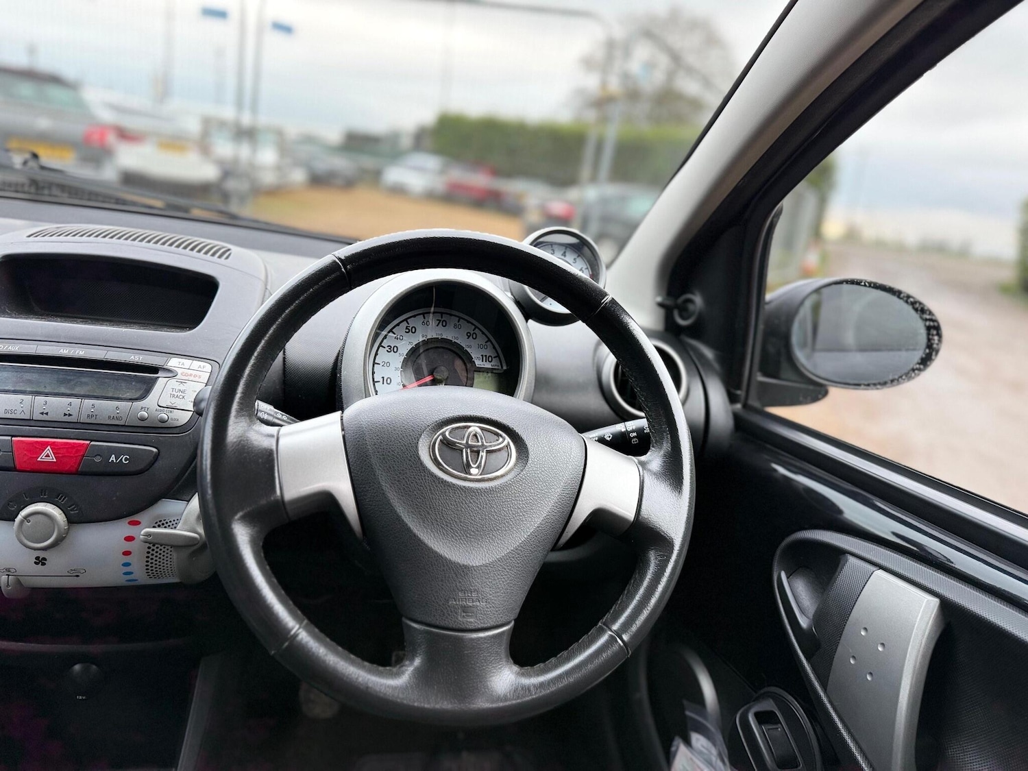 Used Toyota AYGO 2013 for sale - 76689584: Photo 24