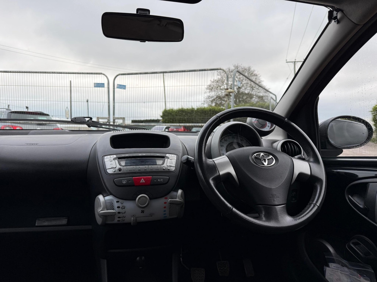 Used Toyota AYGO 2013 for sale - 76689584: Photo 3