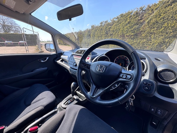 Used Honda Jazz 2014 for sale - 75002093: Photo 41