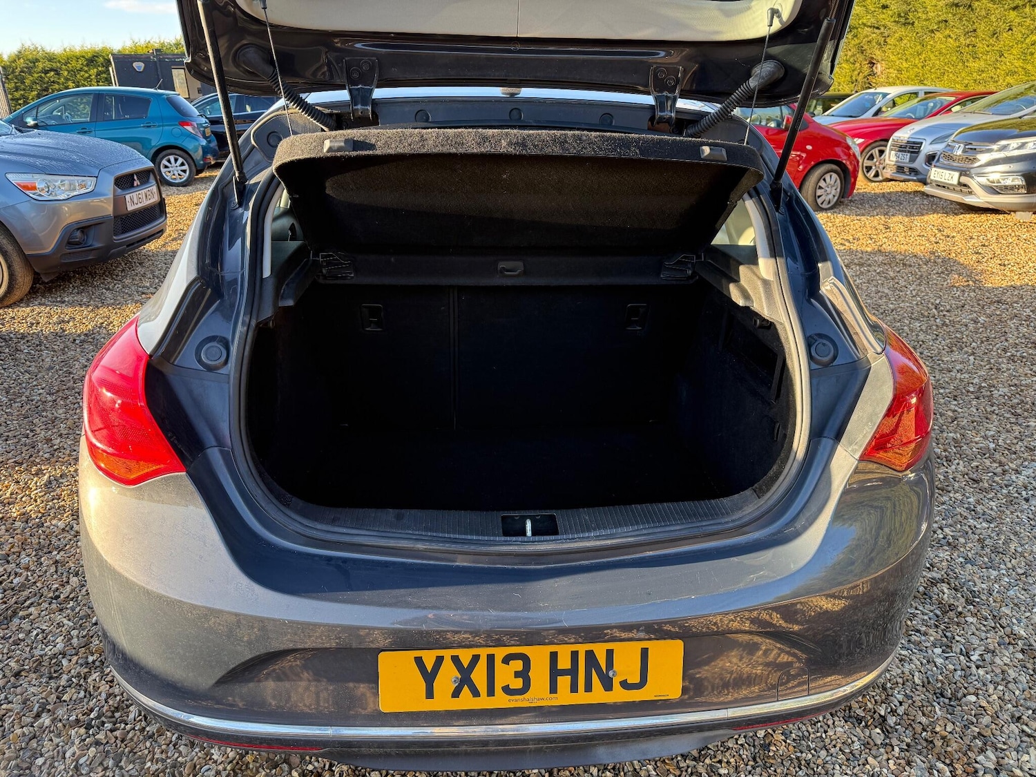 Used Vauxhall Astra 2013 for sale - 77119590: Photo 16