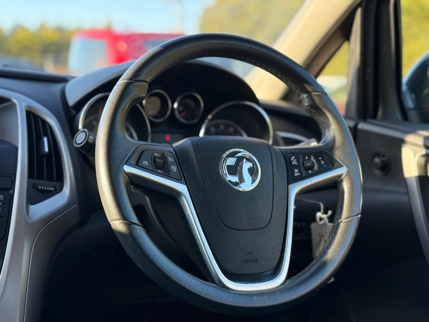 Used Vauxhall Astra 2013 for sale - 77119590: Photo 3