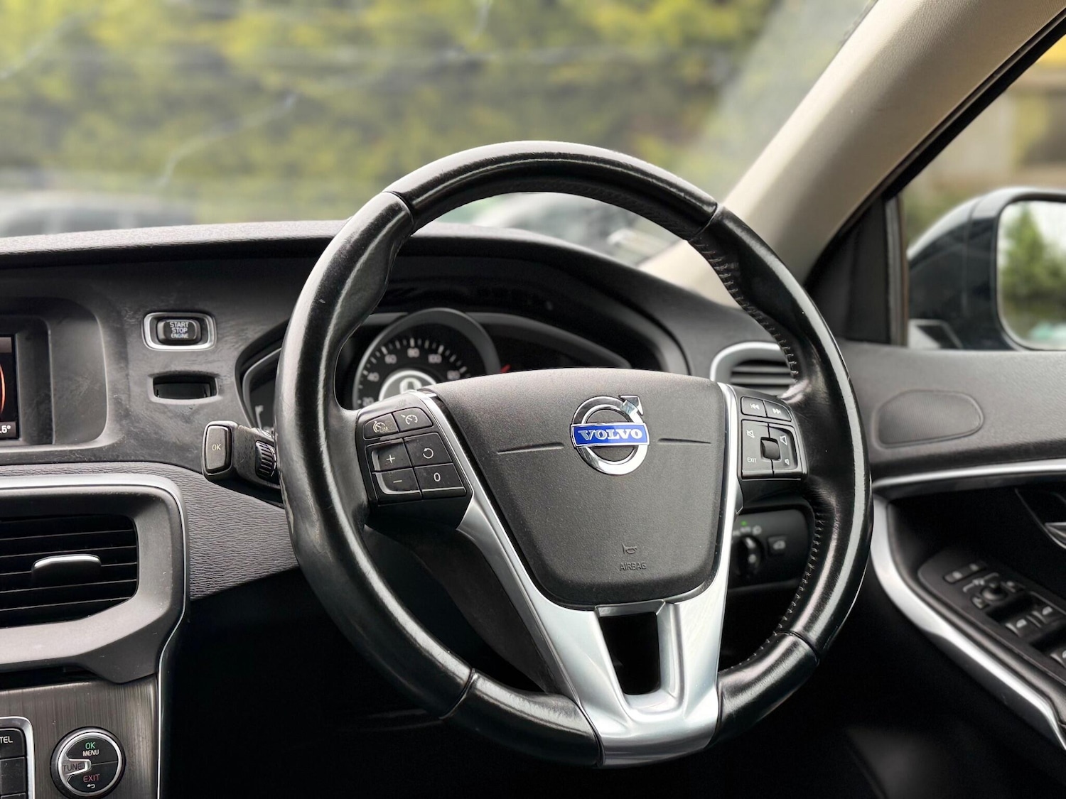 Used Volvo V40 2015 for sale - 77057599: Photo 29