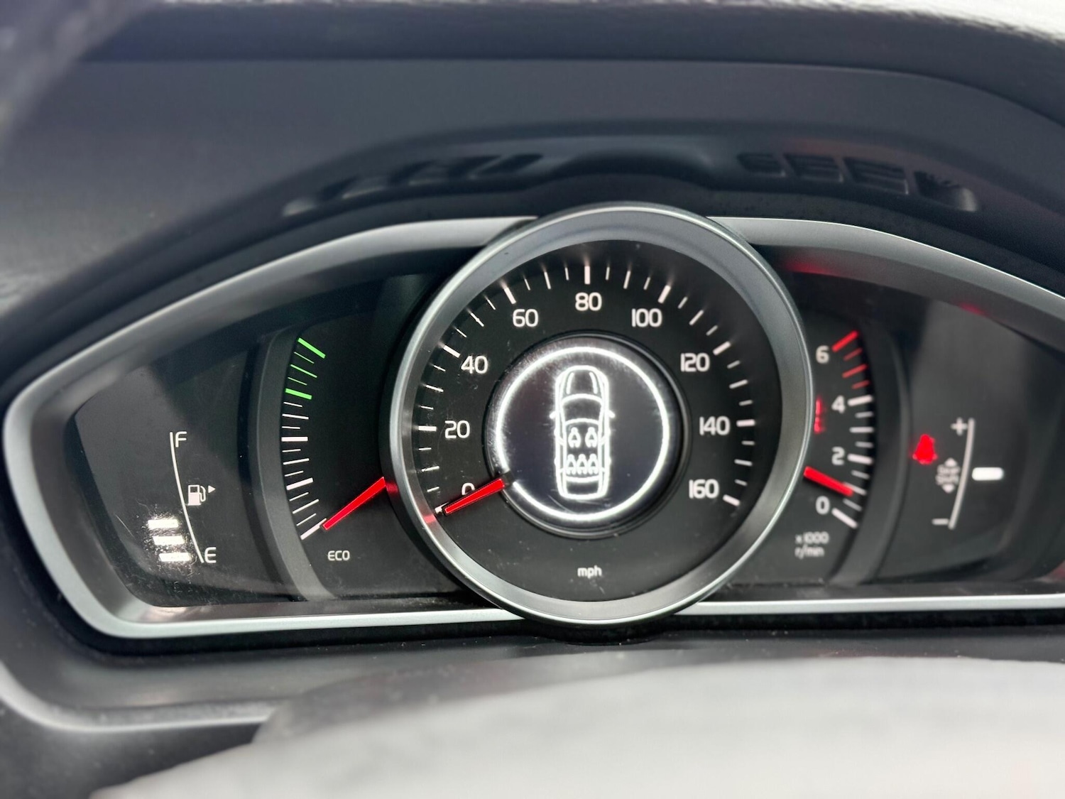 Used Volvo V40 2015 for sale - 77057599: Photo 32