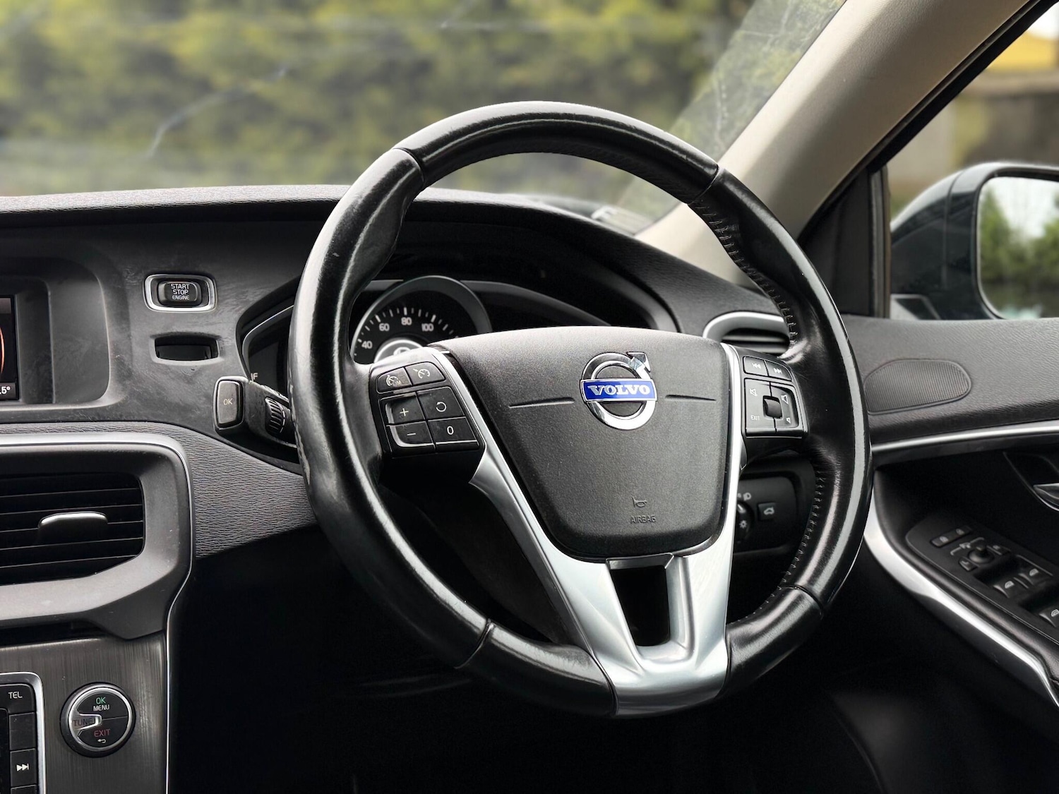 Used Volvo V40 2015 for sale - 77057599: Photo 36