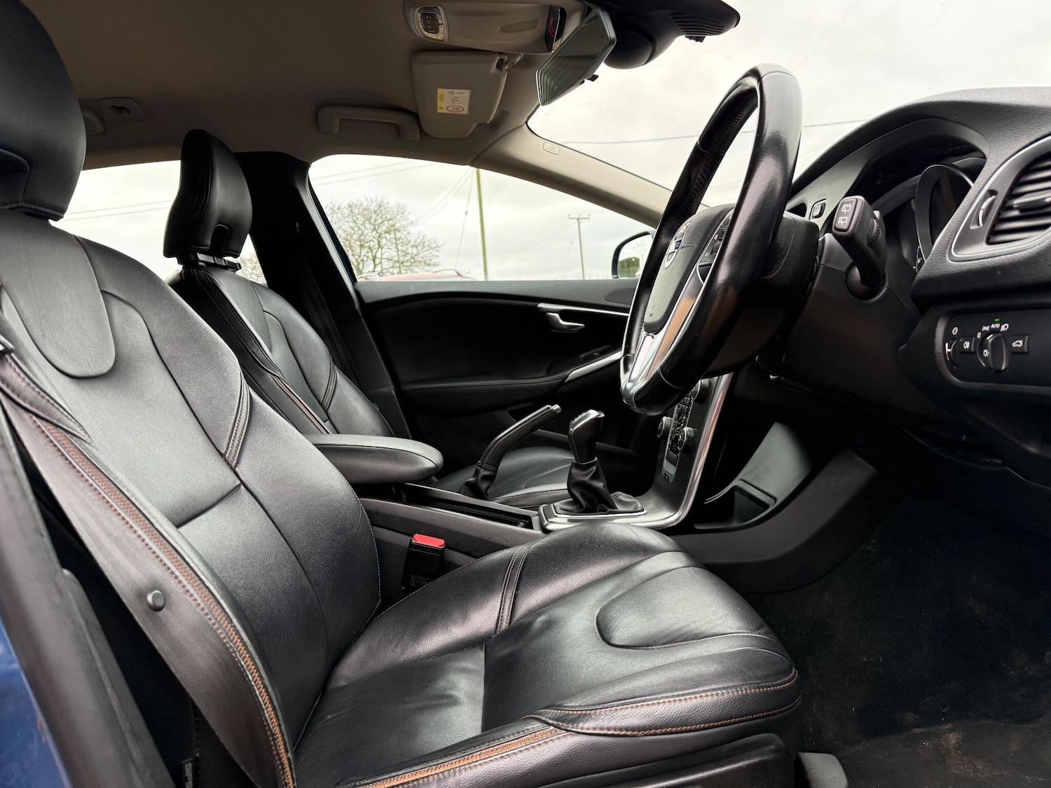 Used Volvo V40 2015 for sale - 77057599: Photo 38