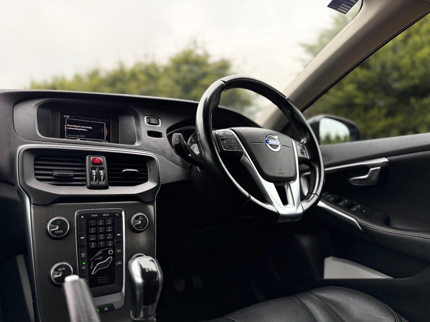 Used Volvo V40 2015 for sale - 77057599: Photo 4