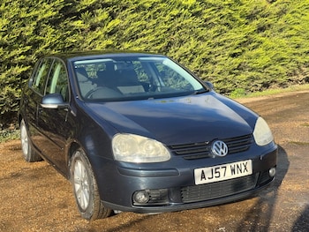 Volkswagen - Golf