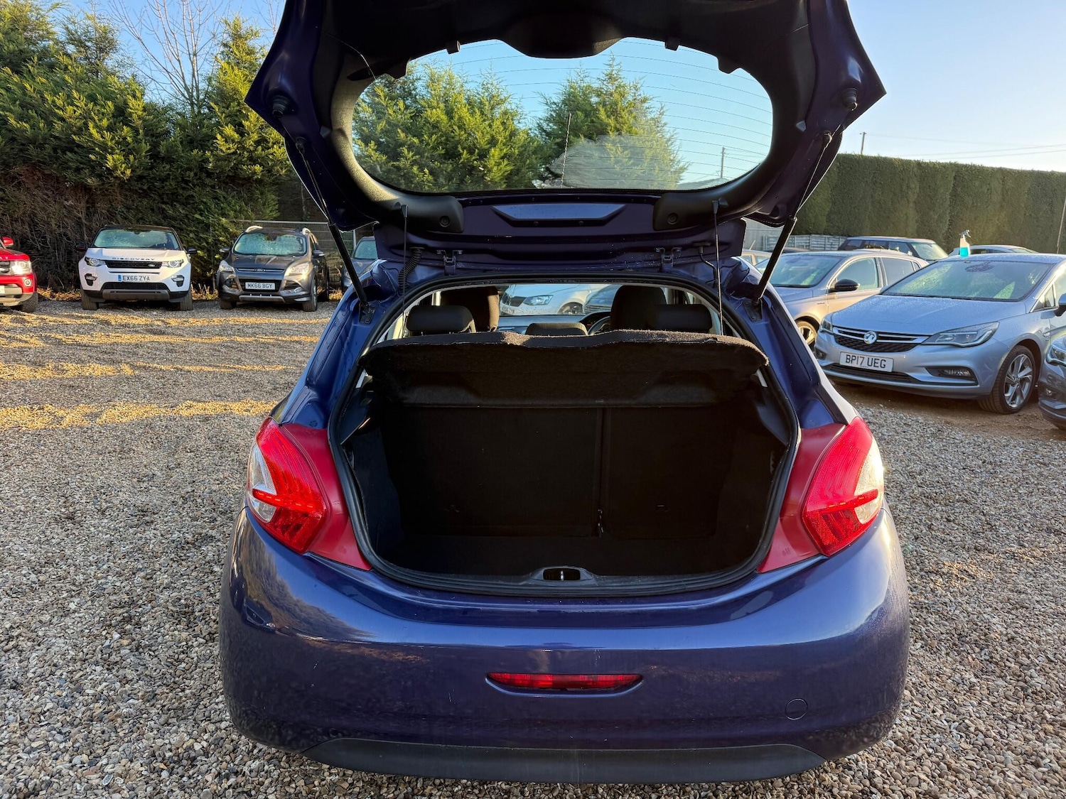 Used Peugeot 208 2013 for sale - 77143096: Photo 29