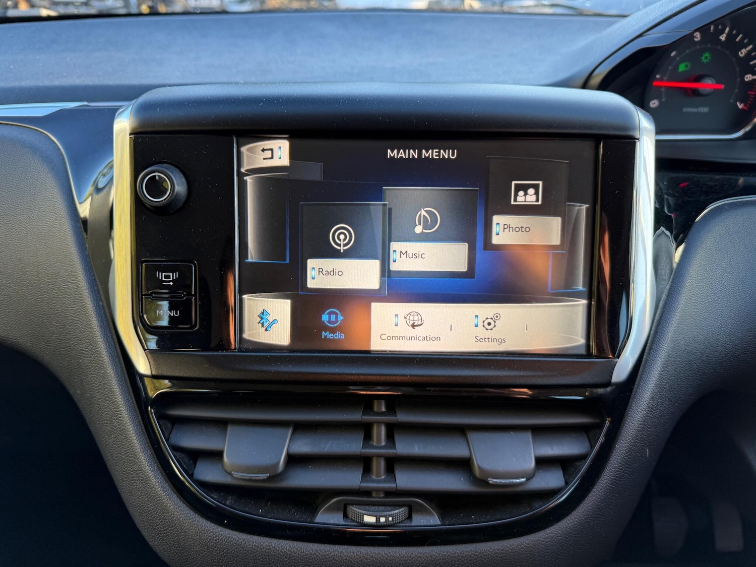 Used Peugeot 208 2013 for sale - 77143096: Photo 4