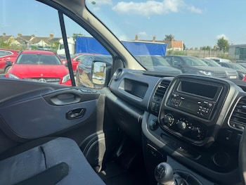 Used Vauxhall Vivaro 2015 for sale - 79292433: Photo