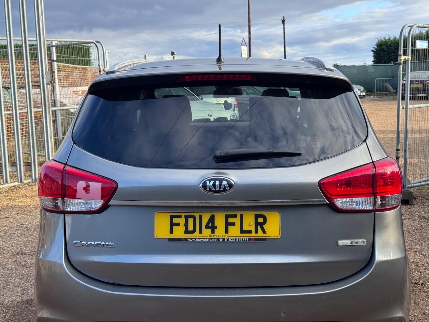 Used Kia Carens 2014 for sale - 76990921: Photo 10