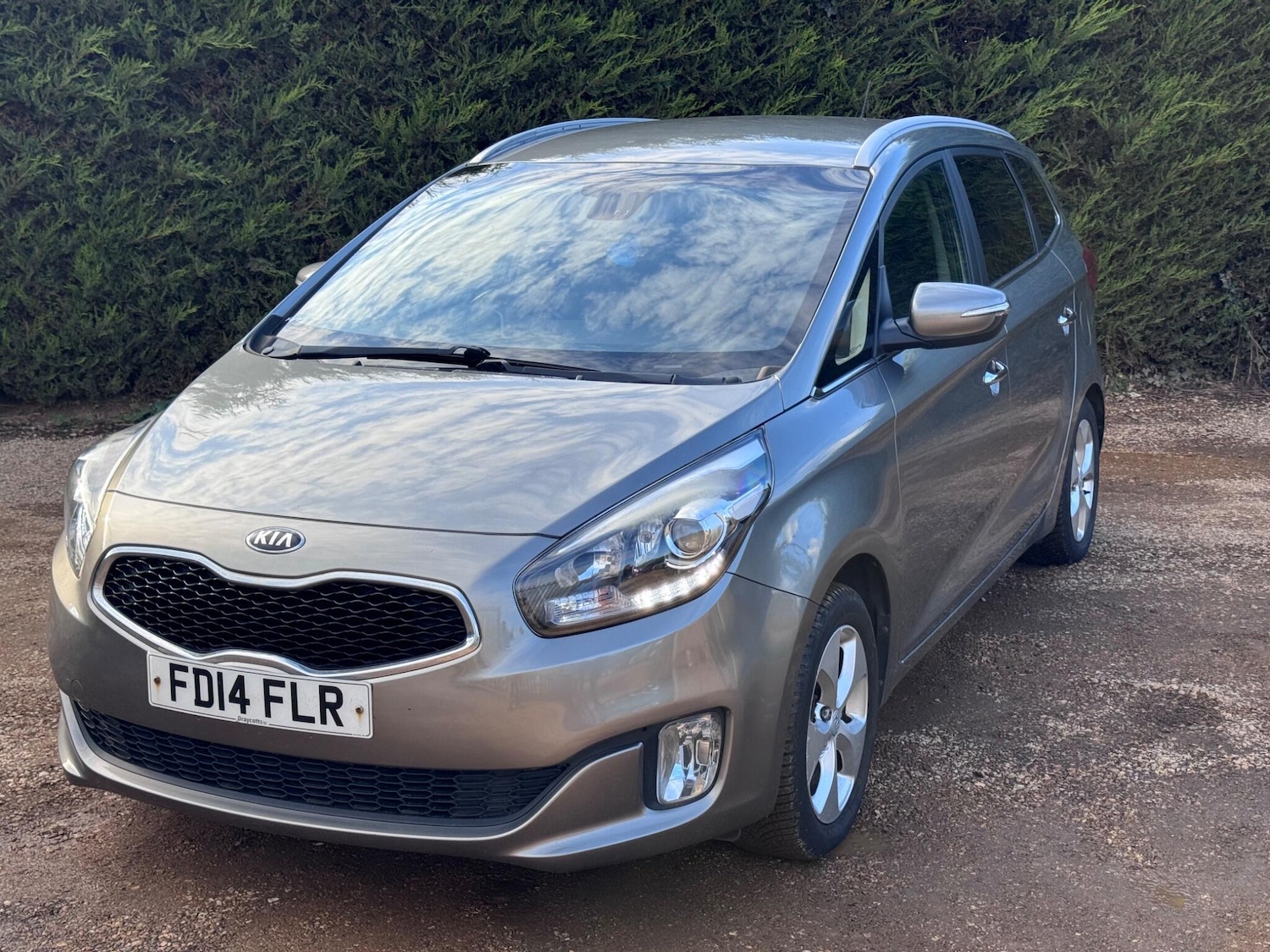 Used Kia Carens 2014 for sale - 76990921: Photo 2