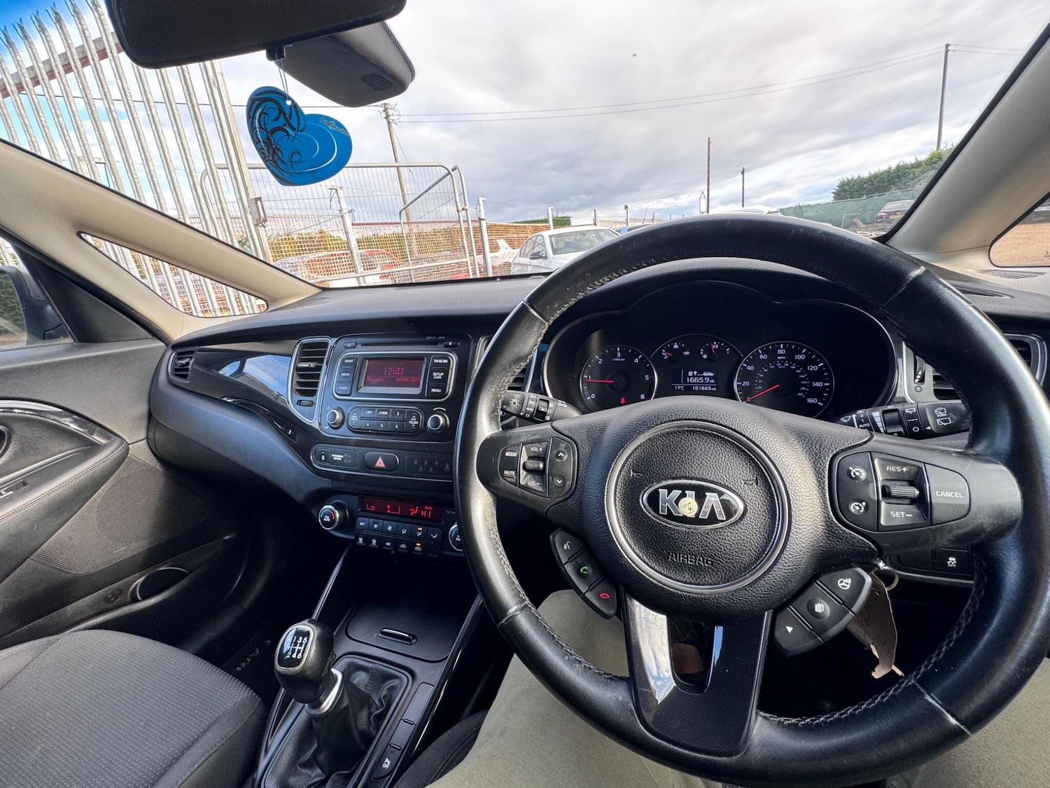 Used Kia Carens 2014 for sale - 76990921: Photo 30