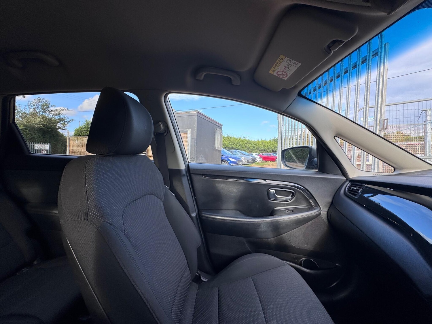 Used Kia Carens 2014 for sale - 76990921: Photo 32