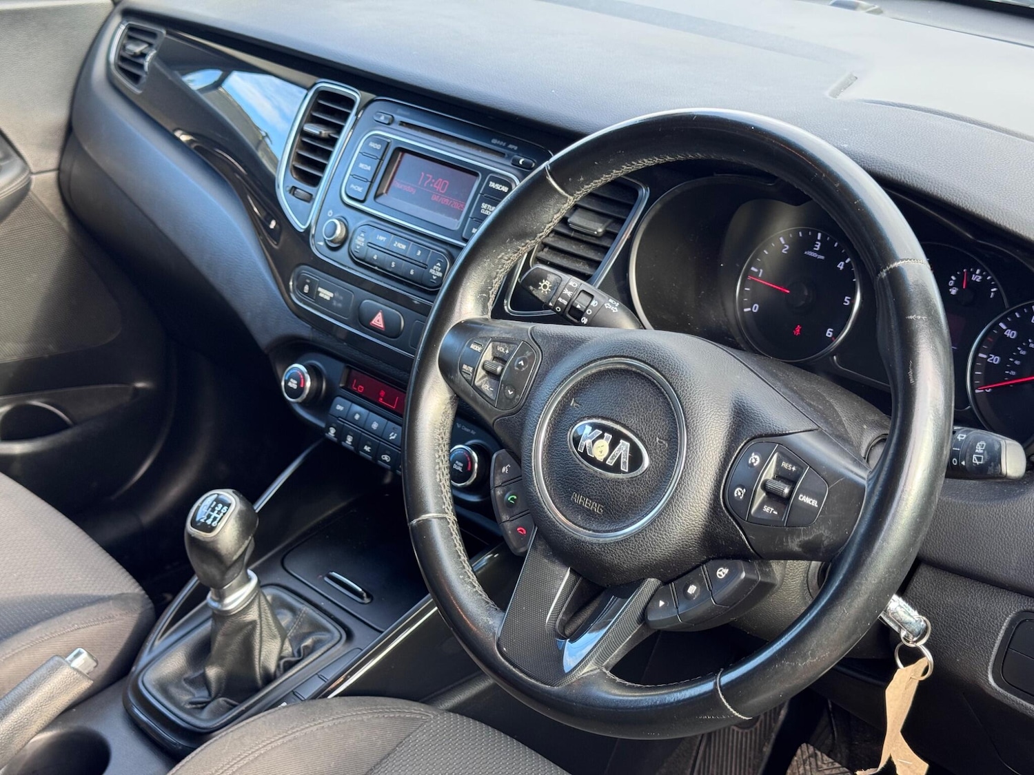 Used Kia Carens 2014 for sale - 76990921: Photo 4