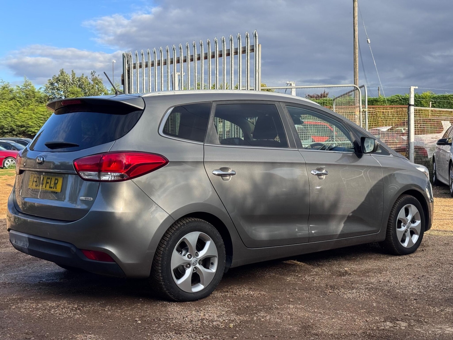 Used Kia Carens 2014 for sale - 76990921: Photo 5