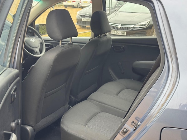 Used Hyundai i10 2014 for sale - 76201065: Photo 9