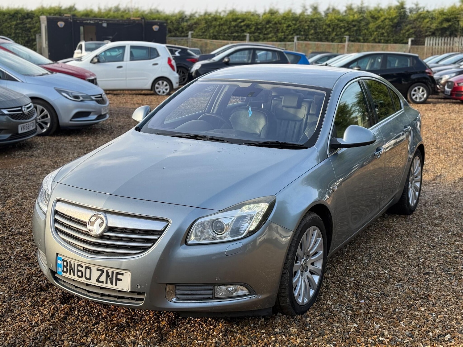 Used Vauxhall Insignia 2010 for sale - 77029287: Photo 2