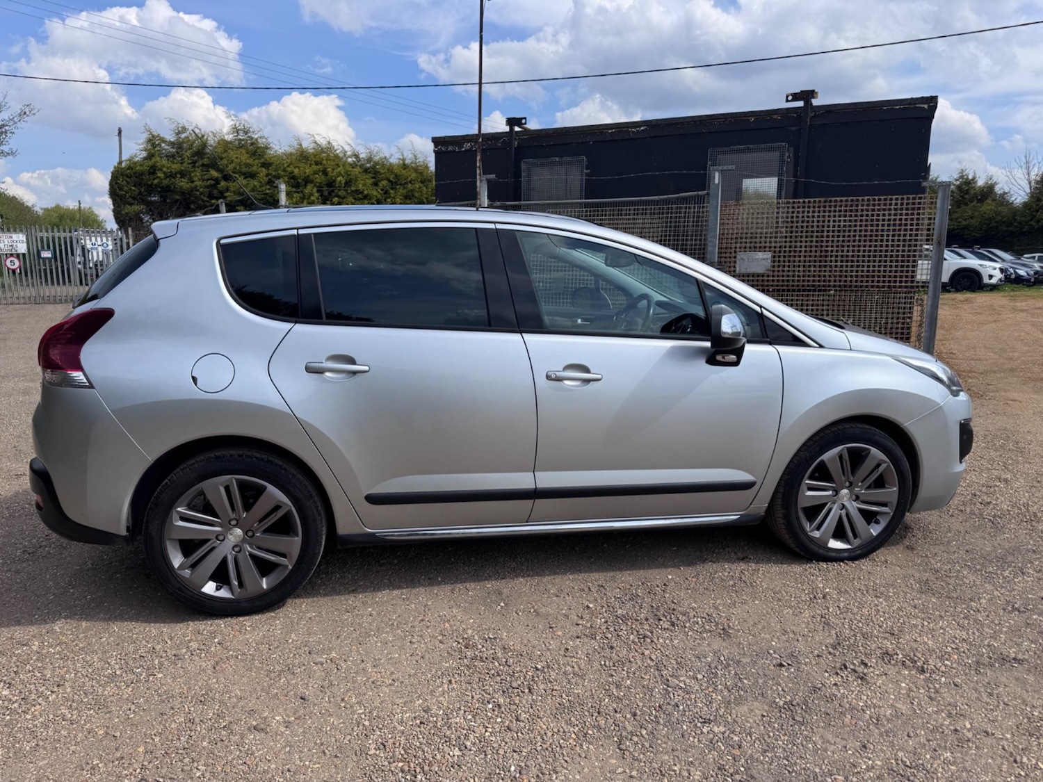 Used Peugeot 3008 2014 for sale - 77091685: Photo 14