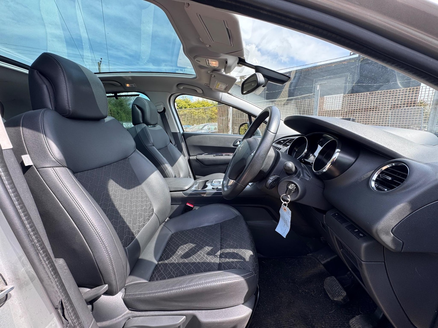 Used Peugeot 3008 2014 for sale - 77091685: Photo 4