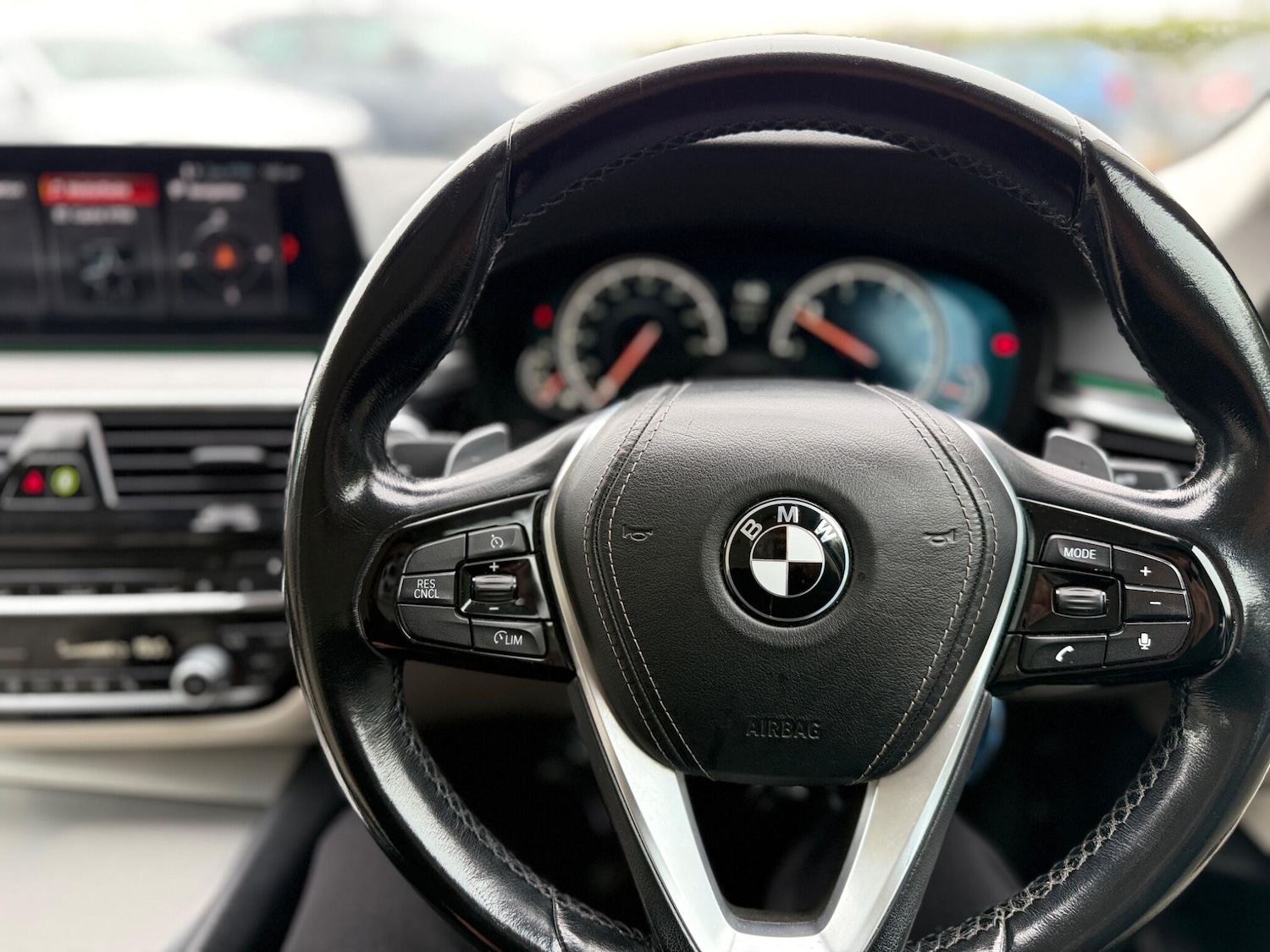 Used BMW 5 Series 2017 for sale - 77400623: Photo 44