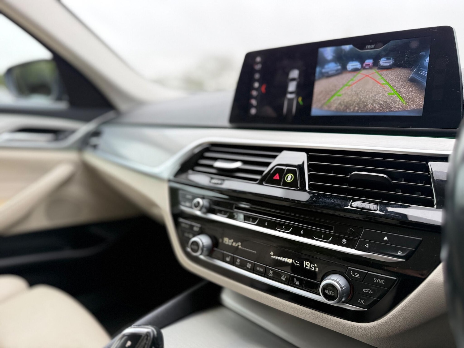 Used BMW 5 Series 2017 for sale - 77400623: Photo 46