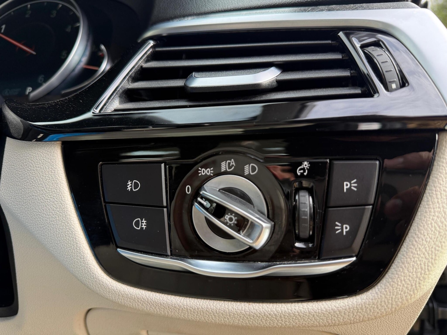 Used BMW 5 Series 2017 for sale - 77400623: Photo 59