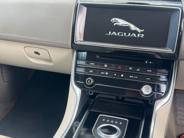 Used Jaguar XE 2016 for sale - 75002370: Photo 28