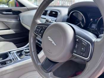 Used Jaguar XE 2016 for sale - 75002370: Photo