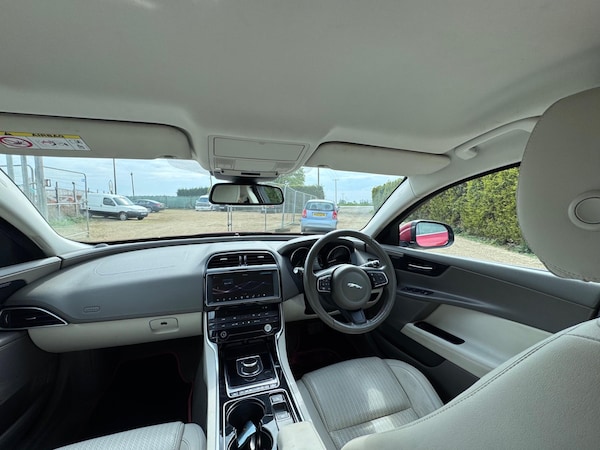Used Jaguar XE 2016 for sale - 75002370: Photo 32
